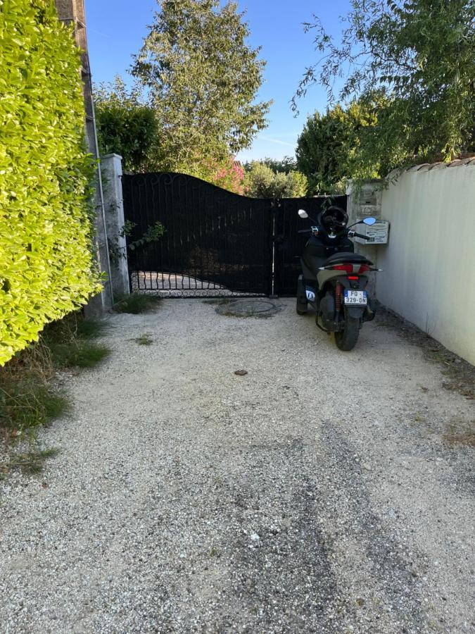 Villa Chaton LʼIsle-sur-la-Sorgue Eksteriør billede