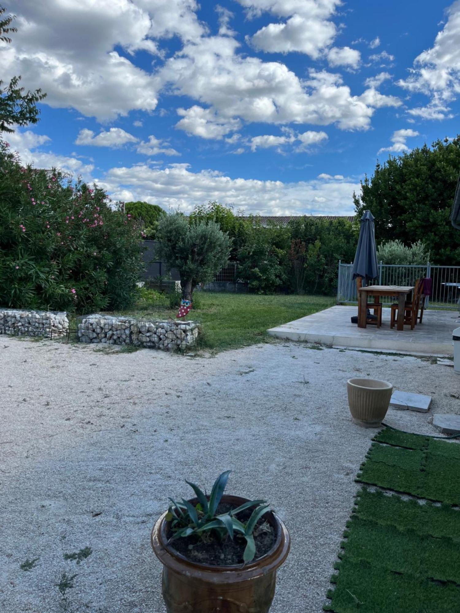 Villa Chaton LʼIsle-sur-la-Sorgue Eksteriør billede